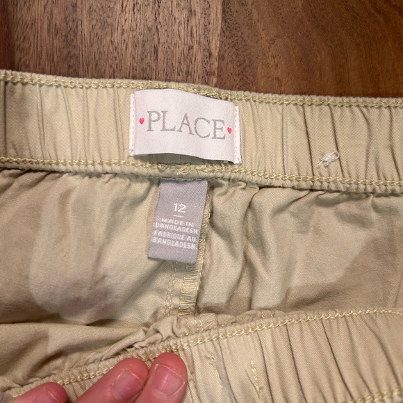 Khaki shorts - Picture 2 of 2